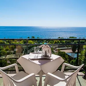 bobby-executive.hotelitalianriviera.com/